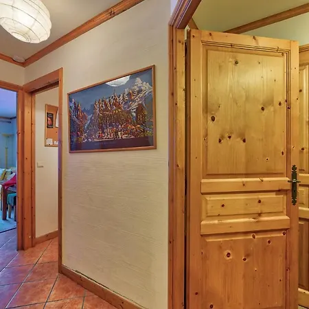 Petite Jardin: Via Des Traz B *