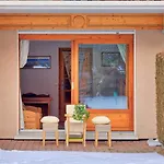 Petite Jardin: Via Des Traz B *