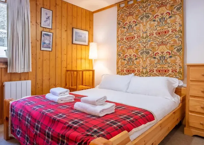 Petite Jardin: Via Des Traz B