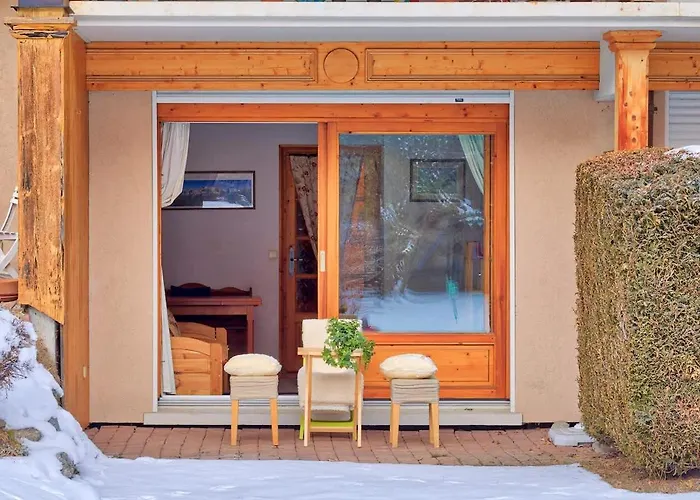 Petite Jardin: Via Des Traz B *