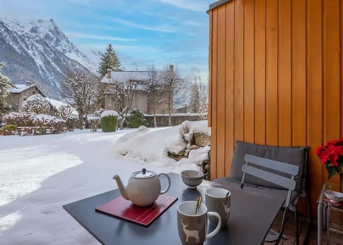 Petite Jardin: Via Des Traz B *